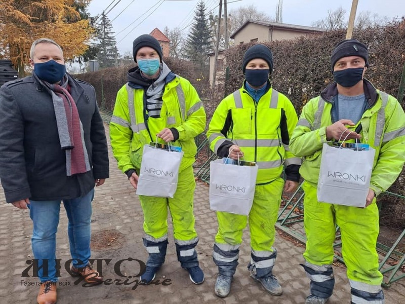У Польщі троє будівельників з України врятували дитину від смерті 