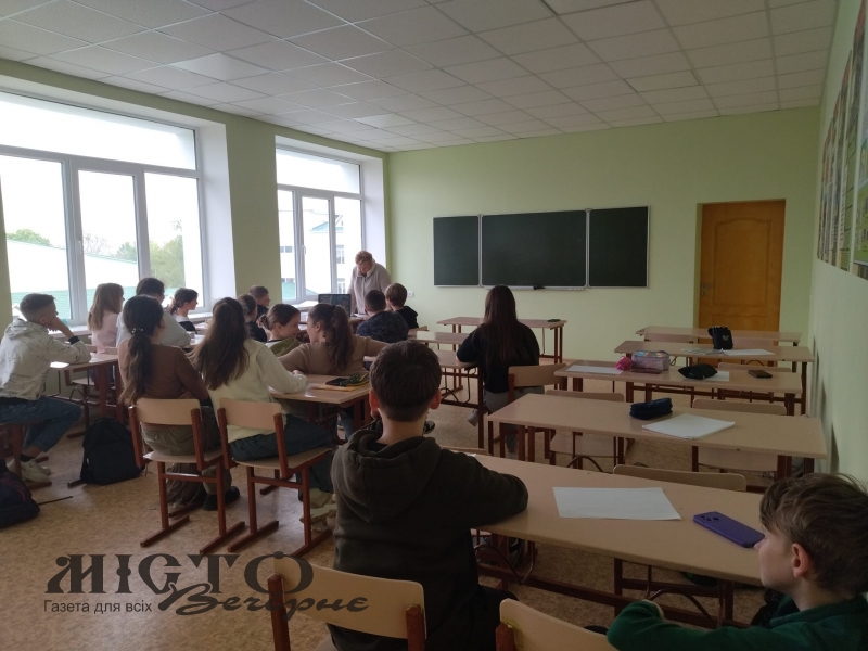 Учням Локачинського ліцею розповіли про булінг та його наслідки 