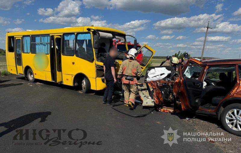 Жахлива ДТП на Волині: зіткнулися шкільний автобус та легковик, травмувалися діти 