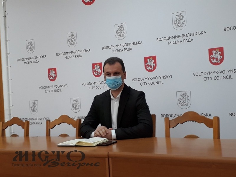 Вакцинація, толока, ремонт доріг, картка володимир-волинця, оздоровлення школярів – теми, які піднімали на брифінгу - новини Володимир-Водинського Вакцинація, толока, ремонт доріг, картка володимир-волинця, оздоровлення школярів – теми, які піднімали на брифінгу