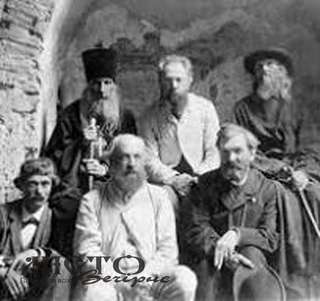 ОМЕЛЯН ДВЕРНИЦЬКИЙ - ПЕРШИЙ ПОЧЕСНИЙ ГРОМАДЯНИН ВОЛОДИМИРА ТА ОСНОВОПОЛОЖНИК ОДНОГО З НАЙДАВНІШИХ МУЗЕЇВ  Дверницький у першому ряду по центру