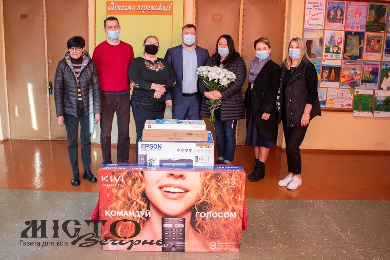 Дитяча школа мистецтв Нововолинська отримала нове комп’ютерне обладнання 