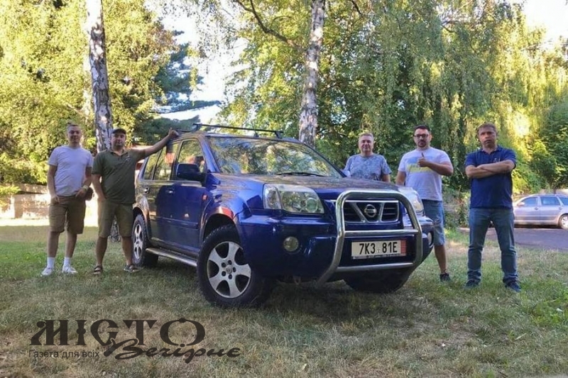 Іваничівські волонтери придбали для військових автомобіль і збирають кошти на дощовики 