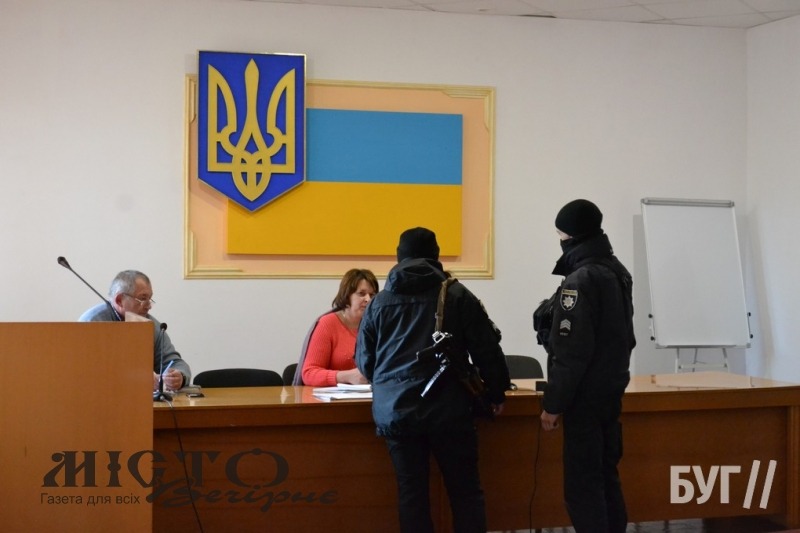 На засідання земельної комісії селищної ради викликали поліцію 