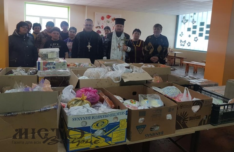 Локачинський ліцей відправив подарунки захисникам 
