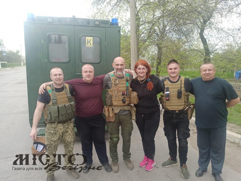 Волонтери доставили допомогу бійцям Литовезької громади на передову 