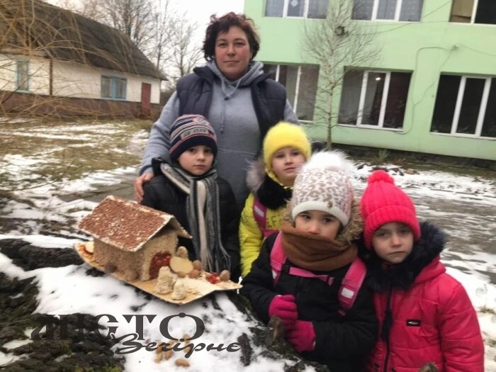 Школярі Заставенського ліцею виготовили креативну годівничку для птахів 