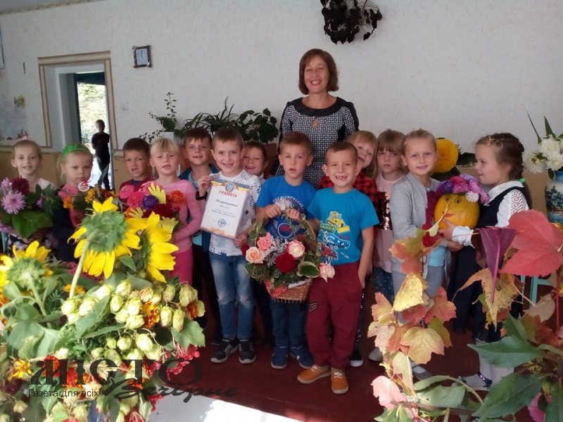 У Литовезькому ліцеї провели свято квітів 
