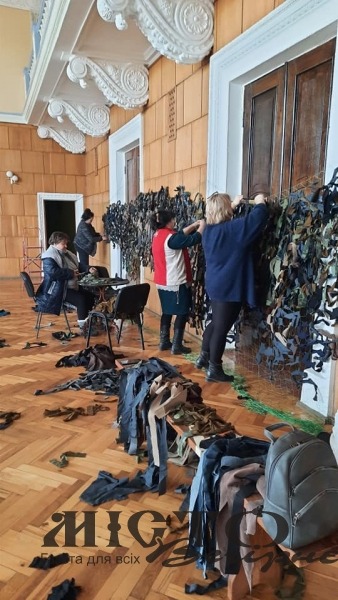 Від творчості до волонтерства: працівники культури Нововолинська трудяться задля перемоги 