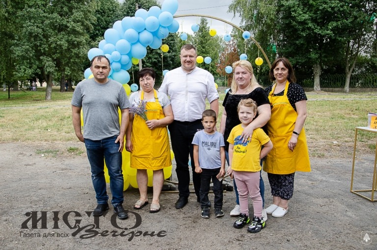 У Нововолинську відбувся благодійний ярмарок на підтримку Збройних сил України 