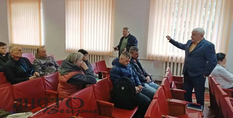 Жителі аварійної п’ятиповерхівки в Іваничах вимагають допомоги від влади 