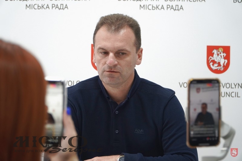 Опалювальний сезон, кластерна лікарня та укриття в школах – головні теми прес-конференції міського голови Володимира 