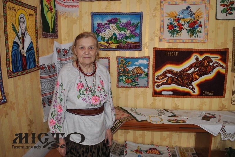 ПРОСТЕЛИЛАСЯ ДОЛЯ РУШНИКАМИ 