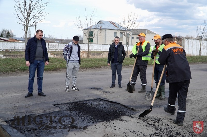 У місті розпочався ямковий ремонт вулиць 