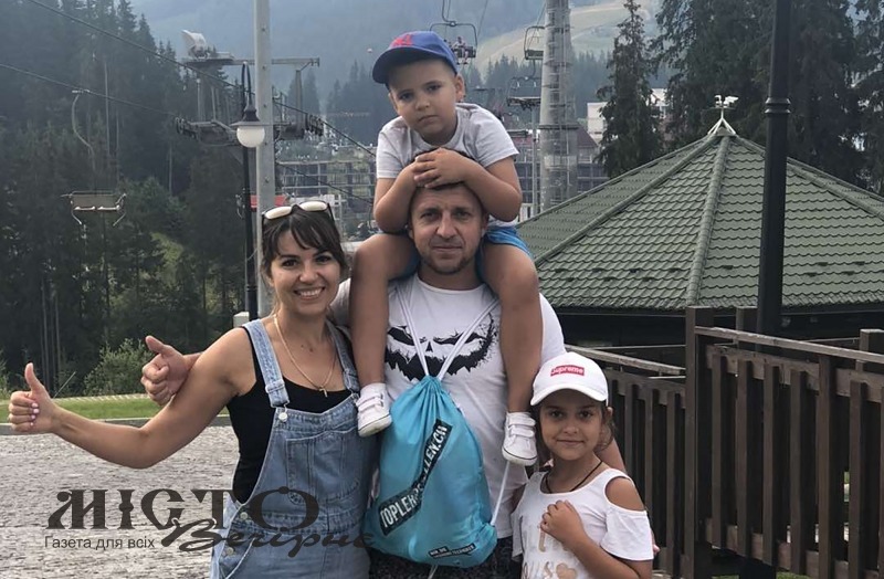 У магазині напівфабрикатів «Family Тісто» страви для продажу готують на очах відвідувачів 