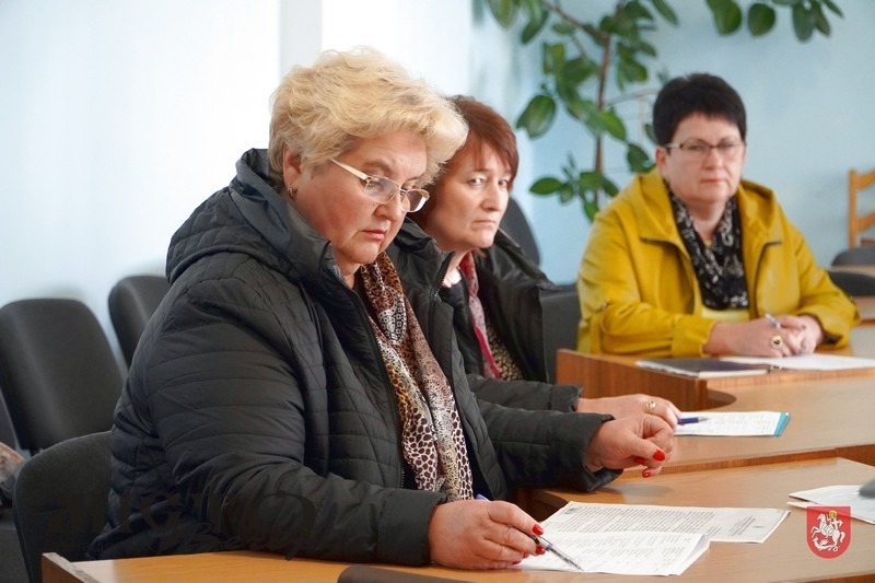 Робоча  група обговорювала проблему низьких заробітних плат 