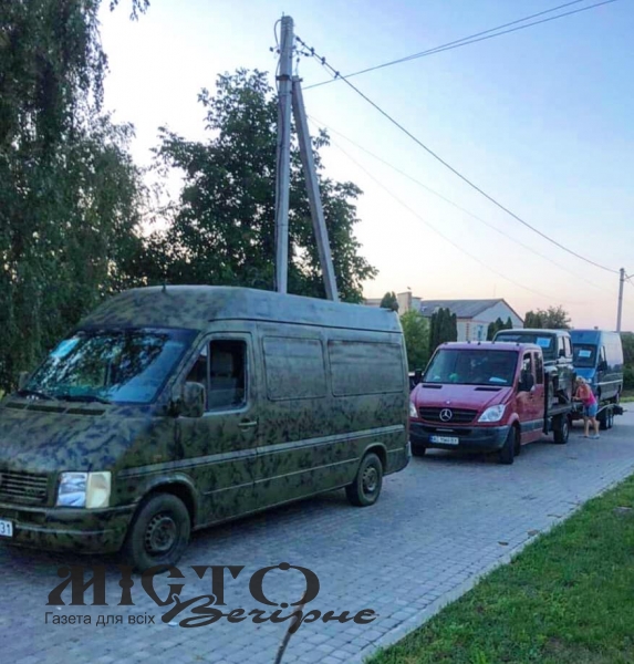 З Затурець три автомобілі передали на передову 