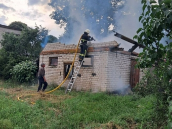 На Волині горіла господарська будівля 