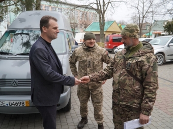 Ігор Пальонка передав військовим Князівської бригади новий автомобіль 