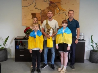У Володимирі привітали звільненого з полону військового Олександра Корнєва 