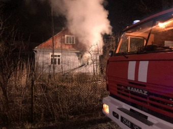У Володимирі-Волинському горів дерев'яний будинок - новини Володимир-Водинського У Володимирі-Волинському горів дерев'яний будинок