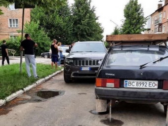 У Нововолинську зіткнулись Jeep та Lada - новини Володимир-Водинського У Нововолинську зіткнулись Jeep та Lada