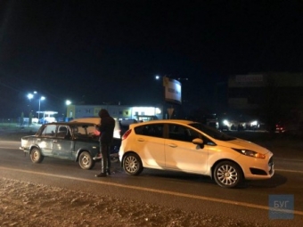 У Нововолинську п’яний водій ВАЗ врізався у Форд 
