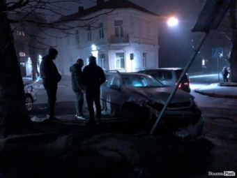 У Луцьку на перехресті зіткнулися 2 авто 