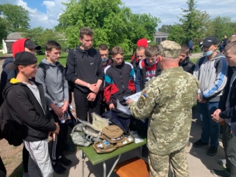 У Володимирі у свято військові запросили дітей 