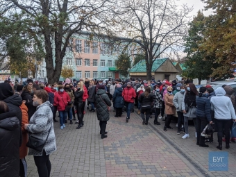 Під міською радою у Володимирі мітингують підприємці 