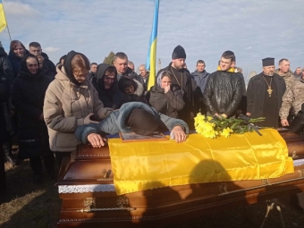 Мешканці Іваничівської громади провели в останню дорогу загиблого Героя Миколу Трачука 