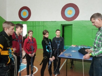 У Заболотцівському ліцеї облаштували скелелазну стінку 