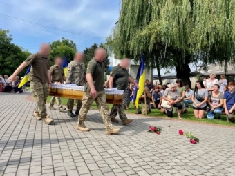 У Нововолинську попрощалися із загиблим військовим Романом Шереметом 