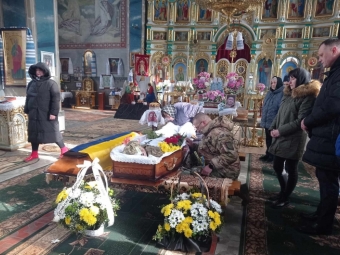 Іваничівська громада провела в останню дорогу воїна Олександра Чуру 