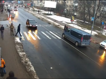 У Володимирі бус збив пішохода 