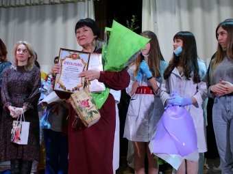 Володимирський аматорський театр «Різнобарв’я» виступив з прем’єрою вистави 