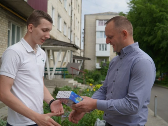 Володимирська громада з вдячністю та шаною привітала з днем народження рідних загиблих Героїв - новини Володимир-Водинського Володимирська громада з вдячністю та шаною привітала з днем народження рідних загиблих Героїв