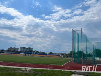На стадіоні у Володимирі встановили майданчик для метання молота та диска 