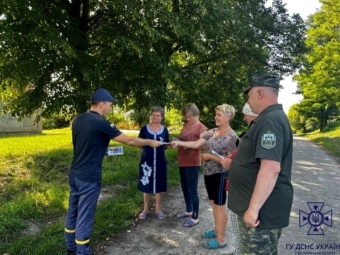 Із жителями Локачинської громади поспілкувались рятувальники 