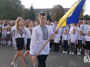 Перший дзвоник покликав за парти 42 першокласники Іваничівського ліцею №1 