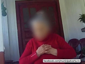 Розшукали пенсіонерку, яка вкрала квіти з Алеї Героїв у Нововолинську 