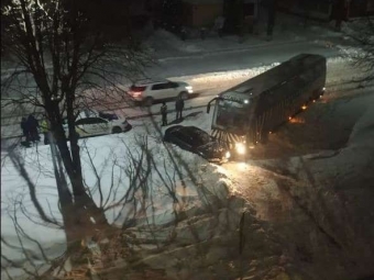У Володимирі зіштовхнулись пасажирський автобус та легковик 