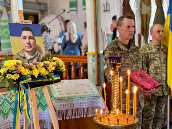 Майже пів року вважався безвісти зниклим: у Нововолинську в останню путь провели Героя Сергія Шулєпова 