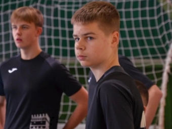 Футболіст із Локач Денис Бернадський приймає участь у чемпіонаті України з футзалу серед юнаків 