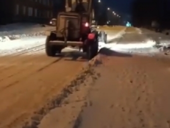Вночі дороги у Нововолинську розчищали чотири одиниці комунальної техніки 