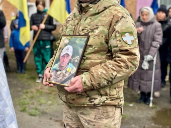 У Нововолинський громаді провели в останню путь загиблого героя Валентина Короля 