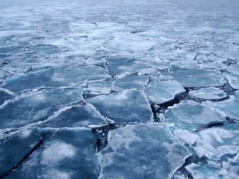 Рятувальники закликають не виходити на лід на водоймах 