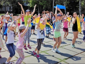 Близько 200 школярів пільгових категорій із Нововолинської громади поїдуть на відпочинок закордон - новини Володимир-Водинського Близько 200 школярів пільгових категорій із Нововолинської громади поїдуть на відпочинок закордон
