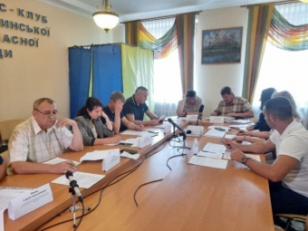 Громадам Волині передали 25 автомобілів для потреб медицини - новини Володимир-Водинського Громадам Волині передали 25 автомобілів для потреб медицини