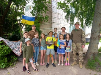 У Володимирі юні волонтери, влаштовуючи блокпости, назбирали 5,5 тис. грн для військових 